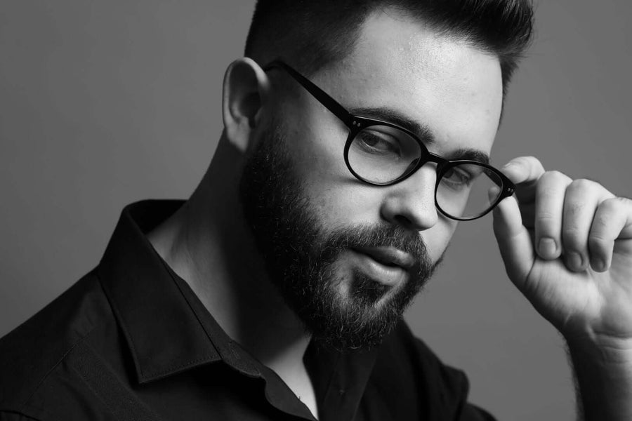 10 Expert Tips on Choosing the Right Eyeglass Frames for Men